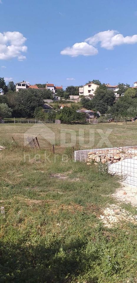 ISTRIA, LOBORIKA - Terreno edificabile in ottima posizione