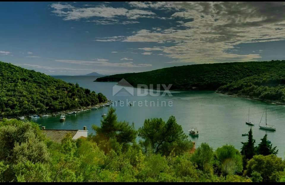  ISTRIA, KRNICA - ampio terreno con concessioni edilizie per sette fabbricati