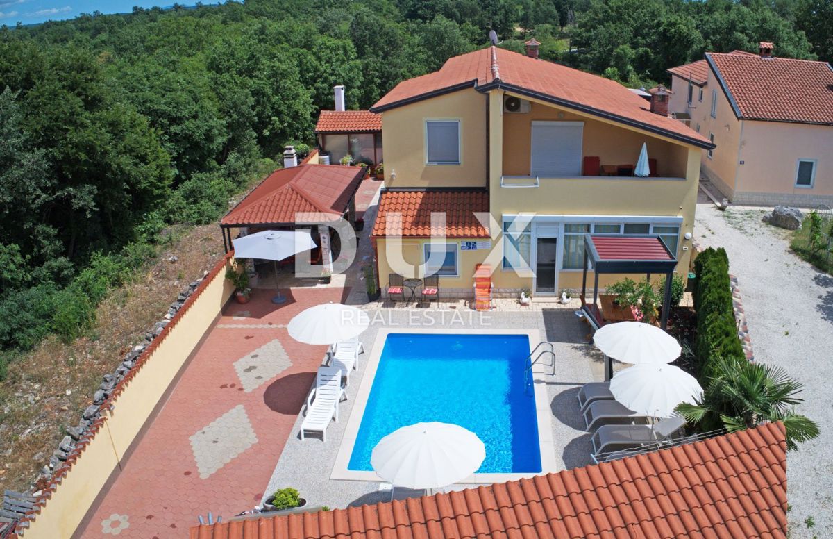 ISTRIA, POREČ - Palazzina con piscina