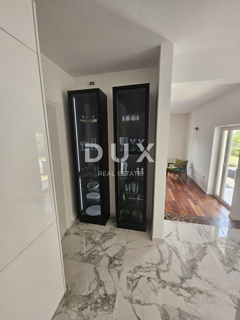 Casa Costabella, Rijeka, 300m2