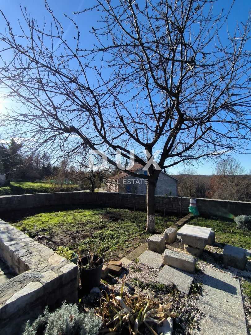 ISTRIA, PAZIN - Casa in pietra con taverna immersa nella natura!