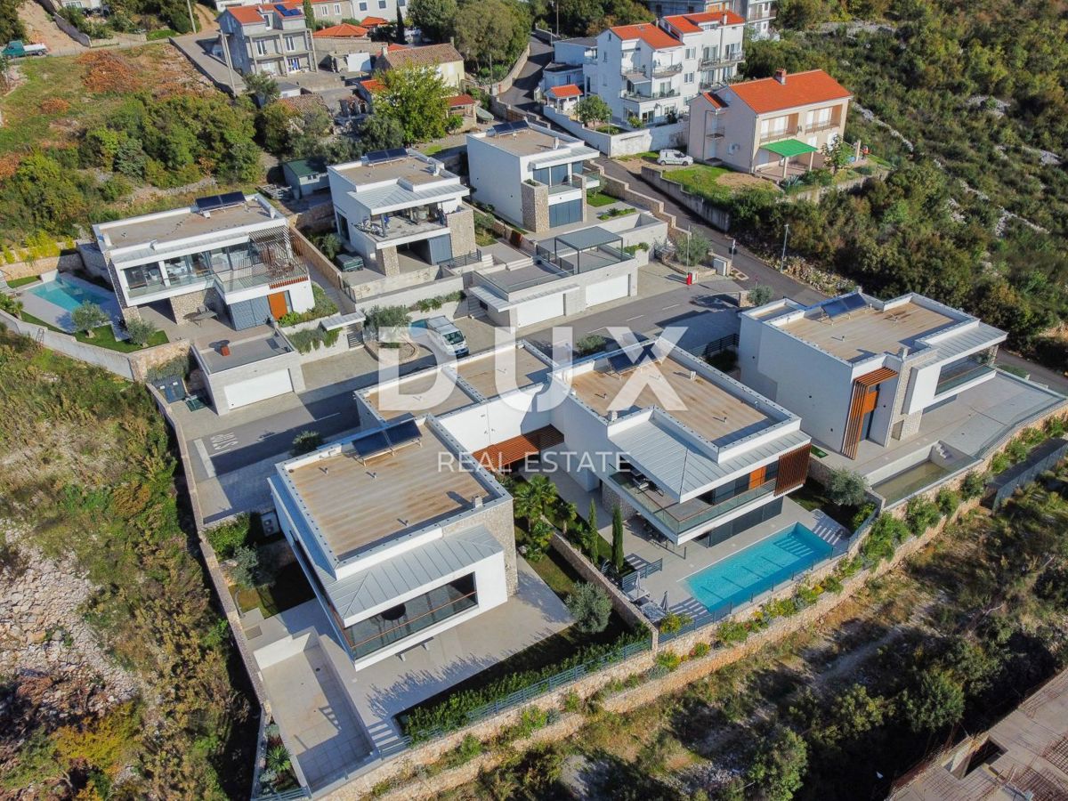 CRIKVENICA - villa di lusso a Crikvenica con piscina riscaldata e vista panoramica sul mare e sul Quarnero