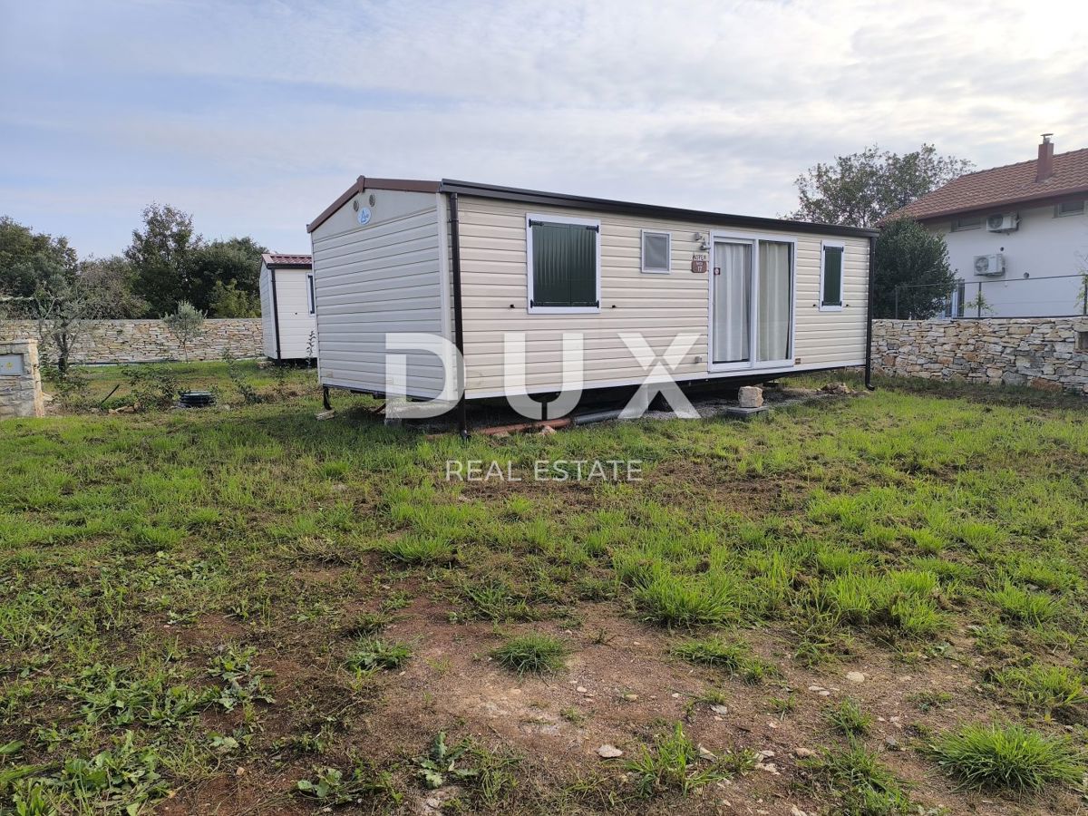 ISTRIA, PEROJ - Casa mobile su terreno edificabile con acqua ed elettricità