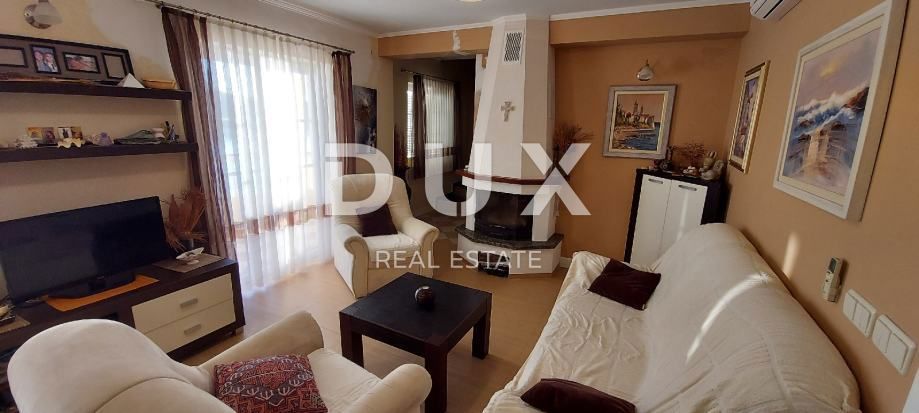 RAB, SUPETARSKA DRAGA - Bellissimo appartamento duplex, 1a fila al mare!