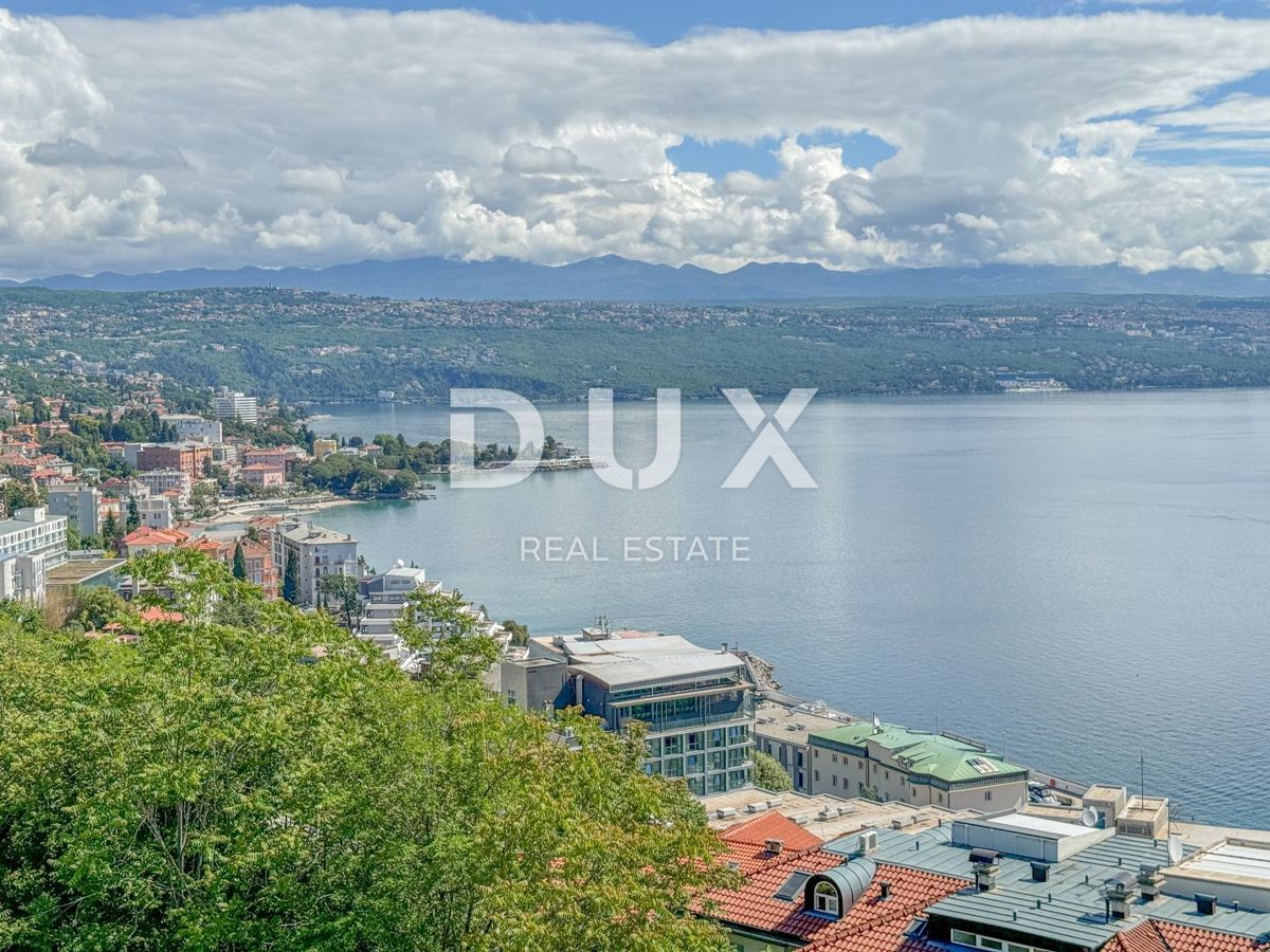 OPATIJA, CENTRO - lussuoso appartamento con vista panoramica sul mare e garage, ottima posizione