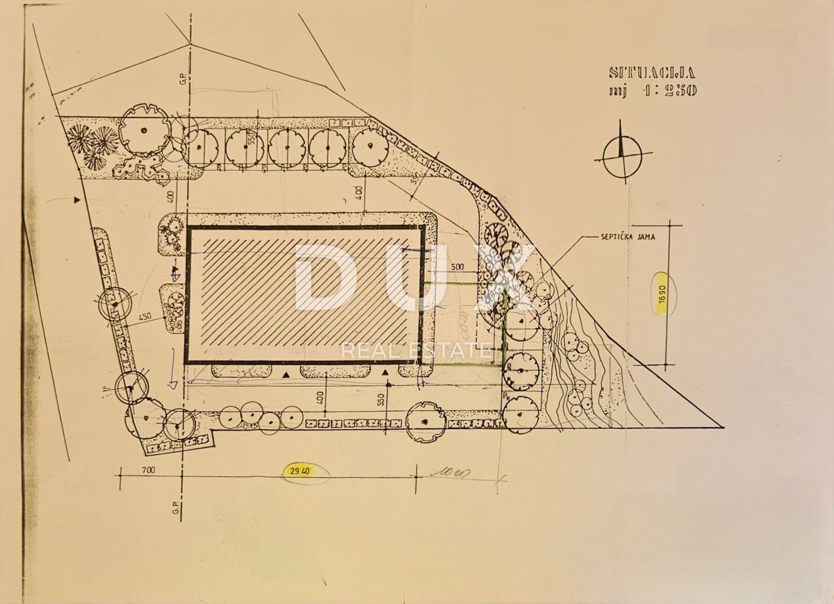 PERMANI, JURDANI-terreno edificabile di 2000m2 con costruzione. con concessione per un capannone di 600 mq (funzione: commerciale, artigianale, industriale)