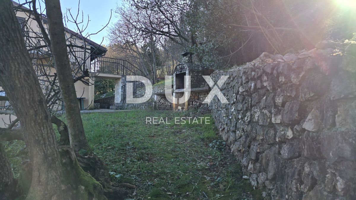 ISTRIA, RABAC - Palazzina a 70 metri dal mare