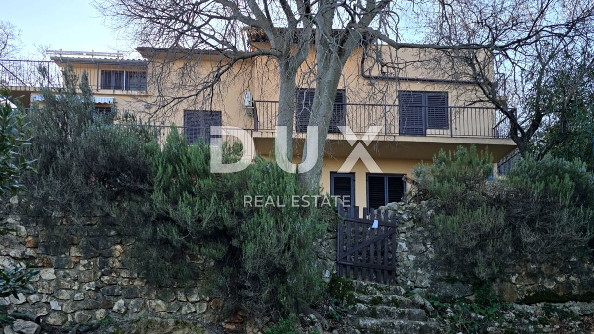 ISTRIA, RABAC - Palazzina a 70 metri dal mare