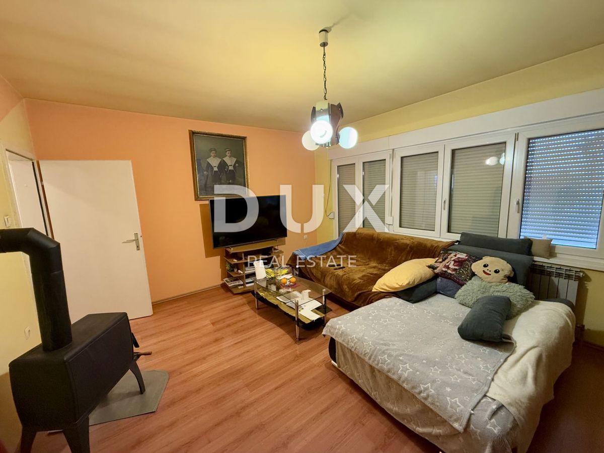 DUGO SELO, PROZORJE - spaziosa casa commerciale e residenziale 330m2 + area 800m2