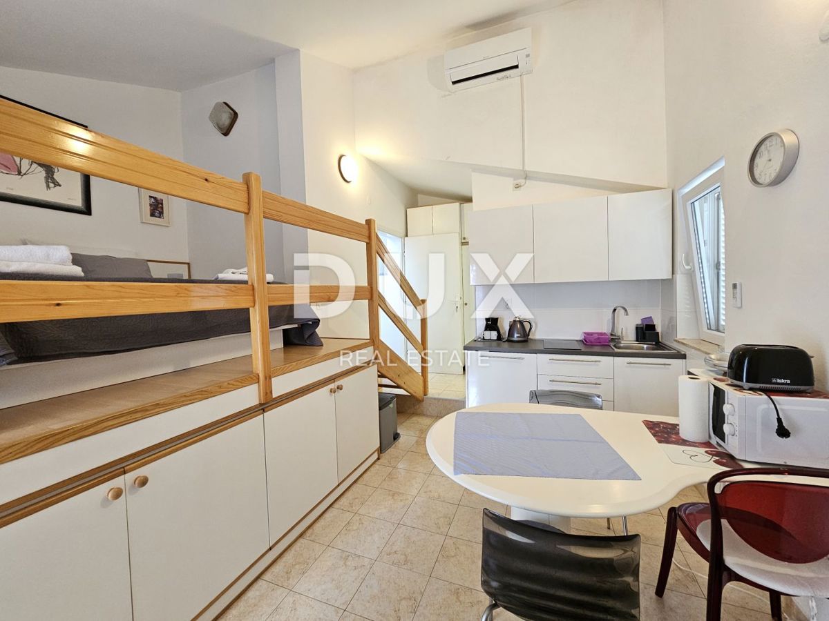 ISTRIA, PJEŠČANA UVALA - Bellissima villa con appartamenti a pochi passi dalla spiaggia!