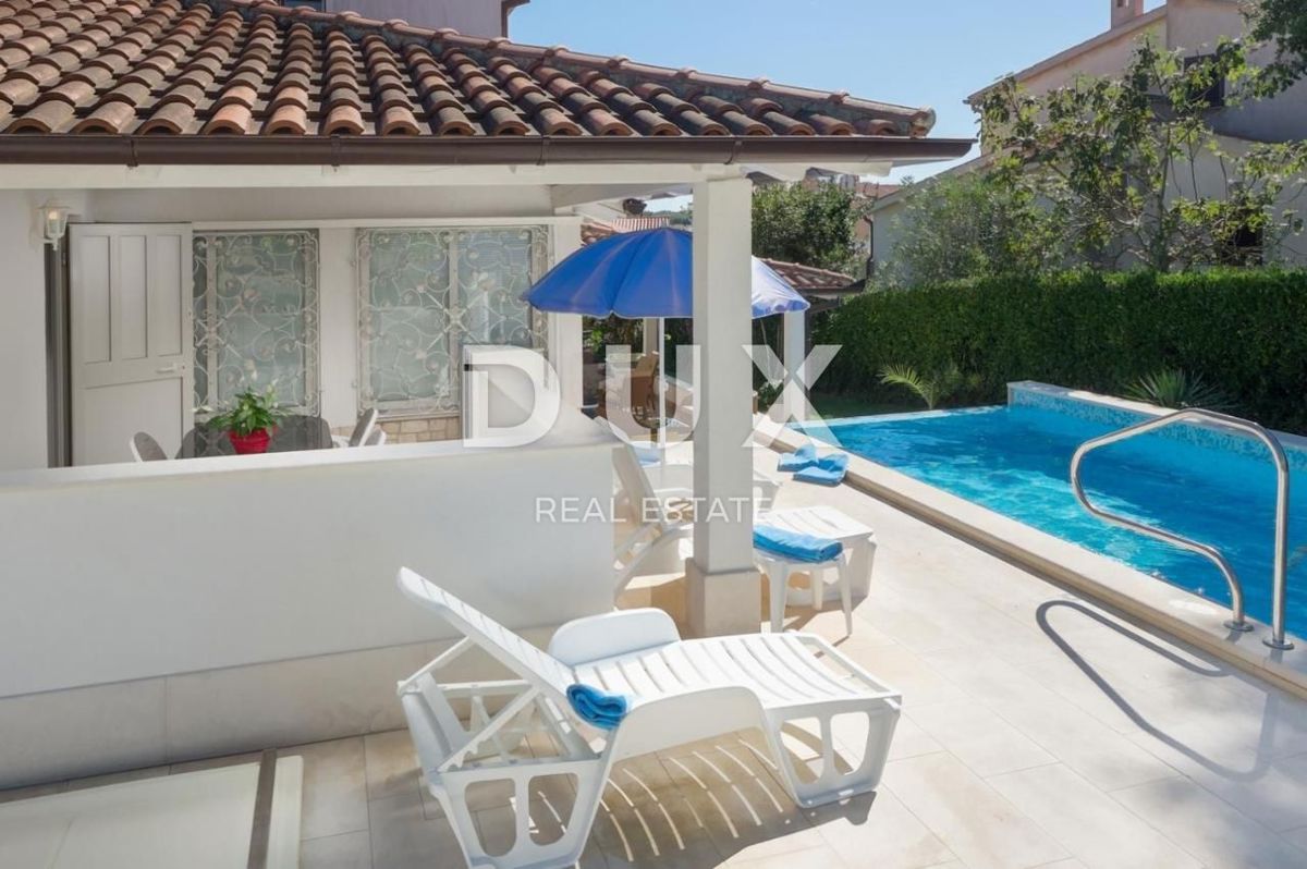 ISTRIA, PJEŠČANA UVALA - Bellissima villa con appartamenti a pochi passi dalla spiaggia!