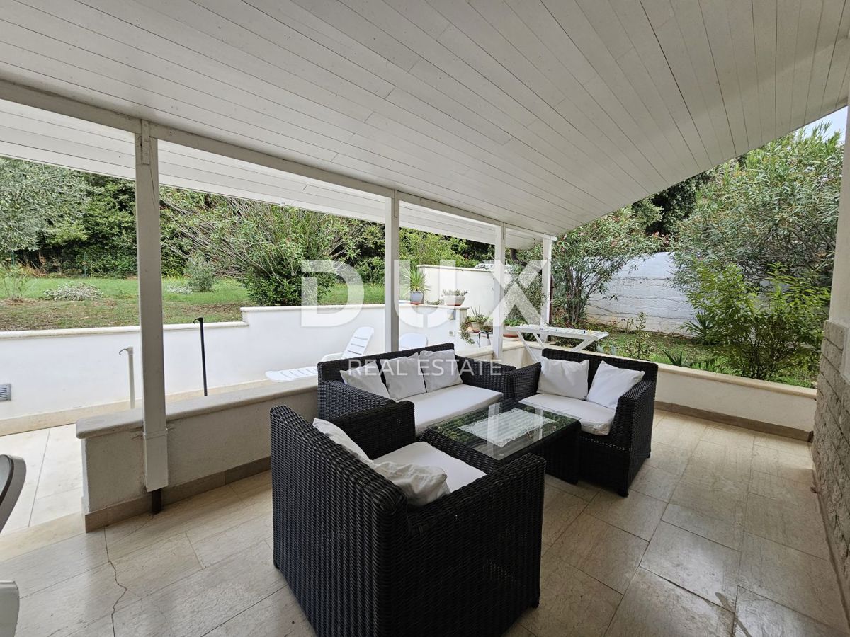 ISTRIA, PJEŠČANA UVALA - Bellissima villa con appartamenti a pochi passi dalla spiaggia!
