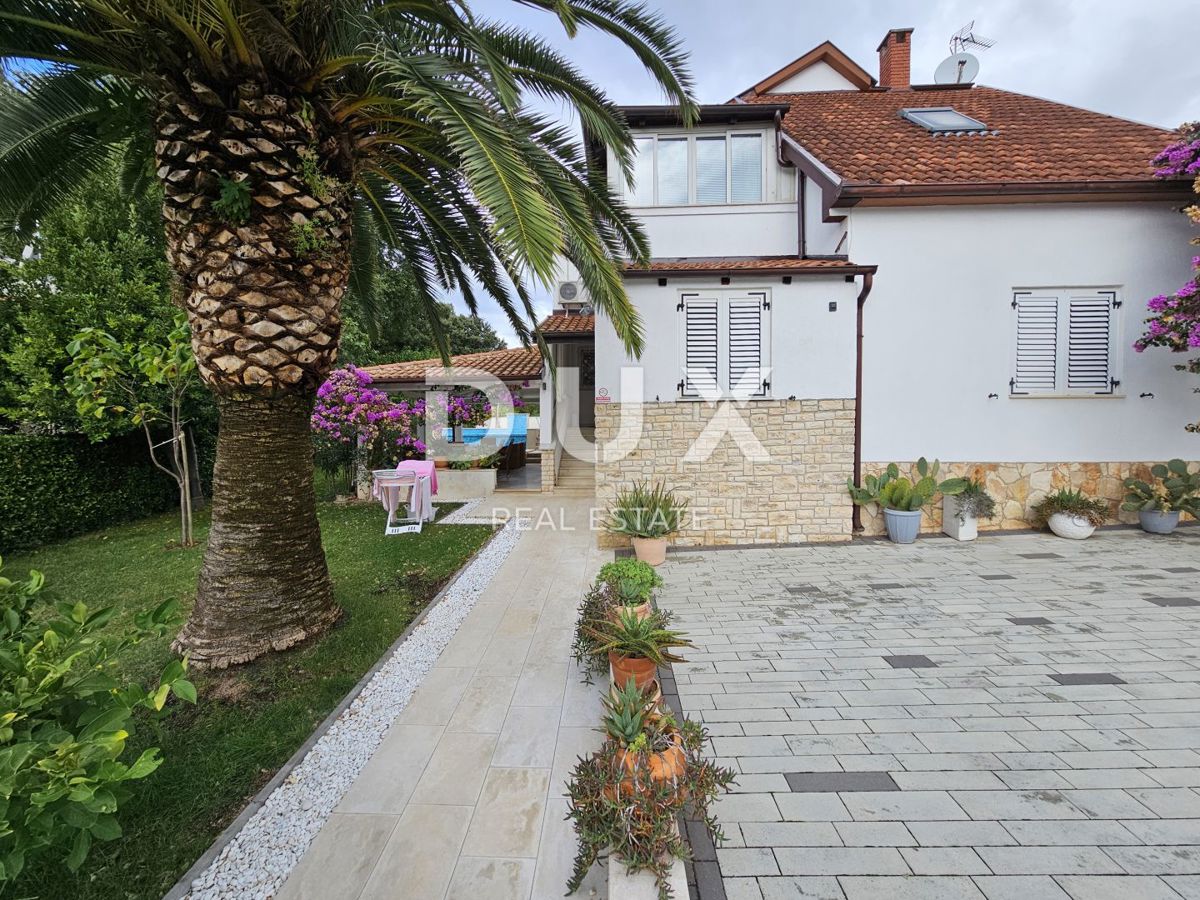 ISTRIA, PJEŠČANA UVALA - Bellissima villa con appartamenti a pochi passi dalla spiaggia!