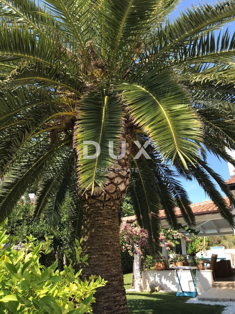 ISTRIA, PJEŠČANA UVALA - Bellissima villa con appartamenti a pochi passi dalla spiaggia!