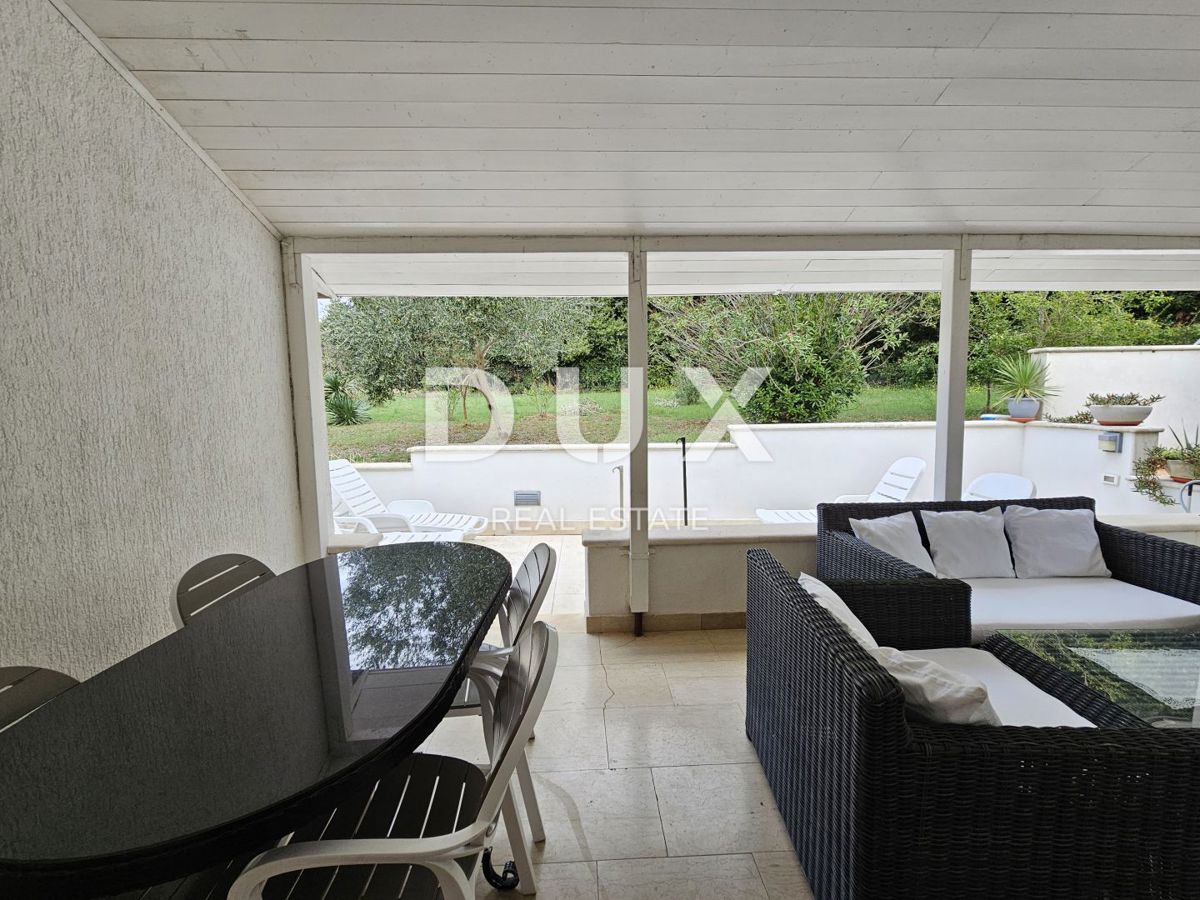 ISTRIA, PJEŠČANA UVALA - Bellissima villa con appartamenti a pochi passi dalla spiaggia!