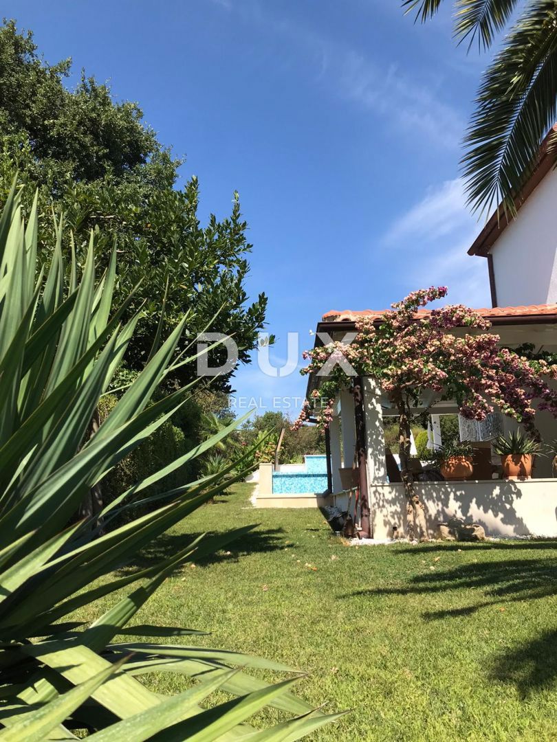 ISTRIA, PJEŠČANA UVALA - Bellissima villa con appartamenti a pochi passi dalla spiaggia!