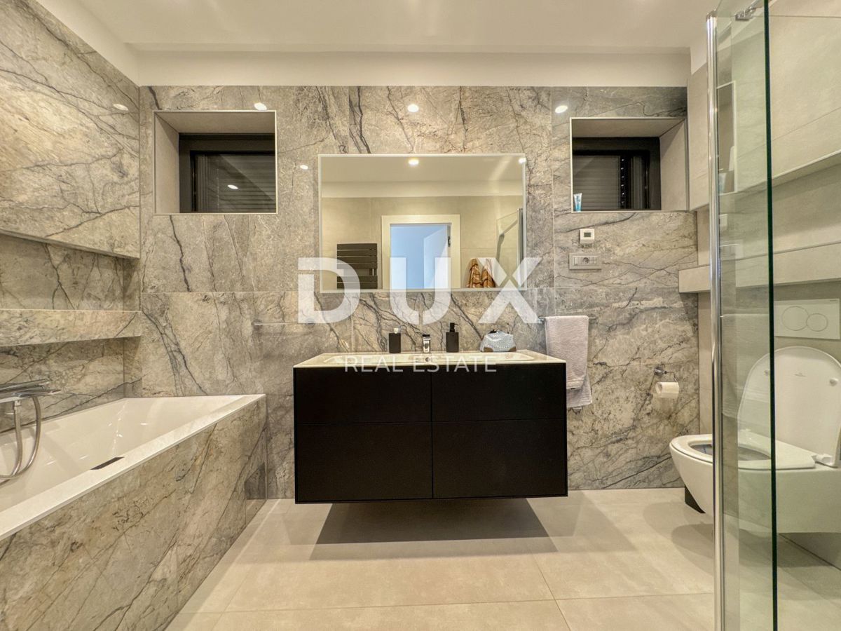 OPATIJA, CENTRO - moderno appartamento con piscina privata, ampia terrazza e vista mare nel centro di Opatija