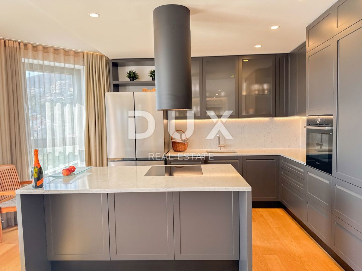 OPATIJA, CENTRO - moderno appartamento con piscina privata, ampia terrazza e vista mare nel centro di Opatija