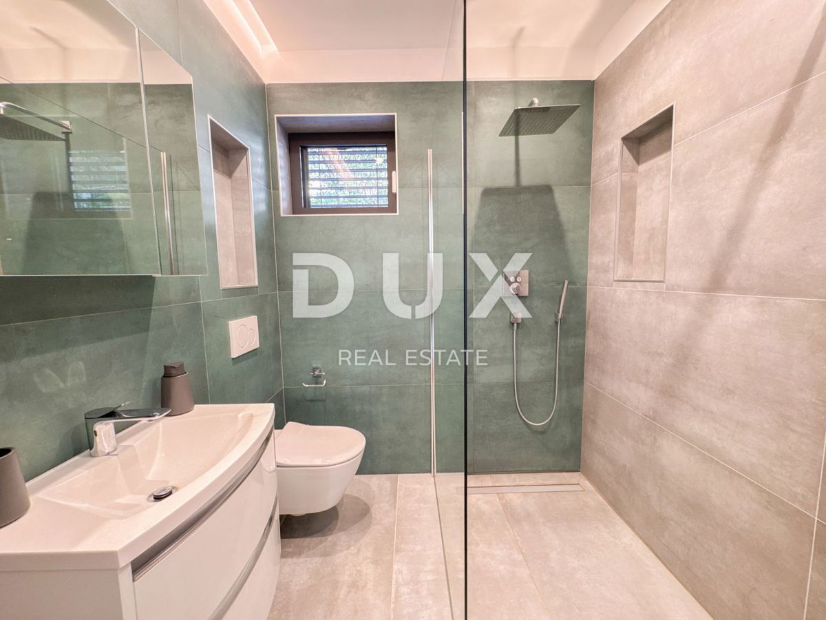 OPATIJA, CENTRO - moderno appartamento con piscina privata, ampia terrazza e vista mare nel centro di Opatija