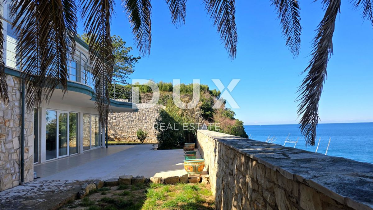 ISTRIA, UMAGO - Esclusiva! Villa sul mare