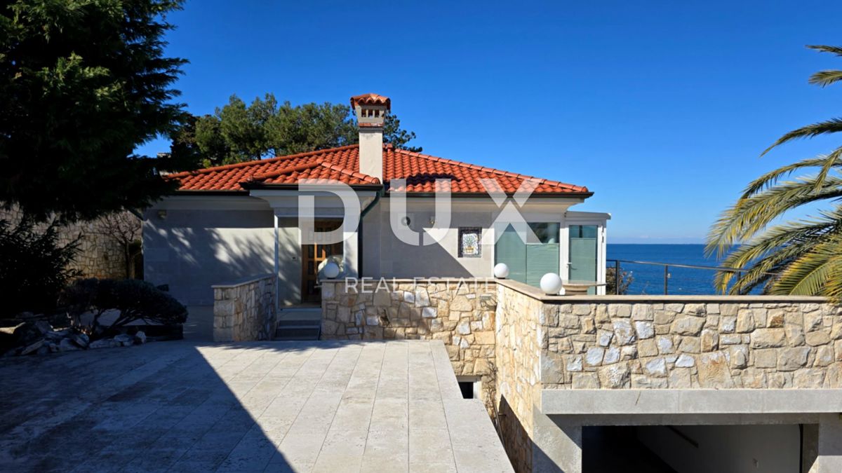 ISTRIA, UMAGO - Esclusiva! Villa sul mare