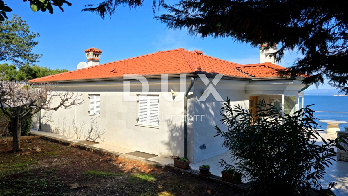 ISTRIA, UMAGO - Esclusiva! Villa sul mare