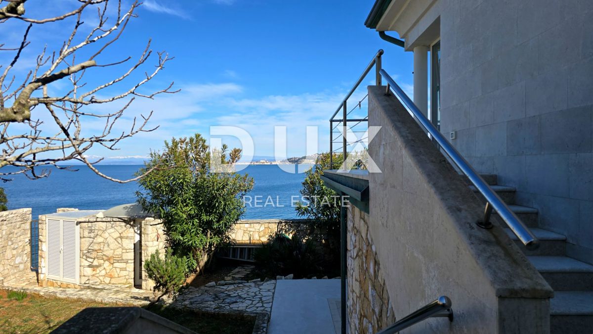 ISTRIA, UMAGO - Esclusiva! Villa sul mare