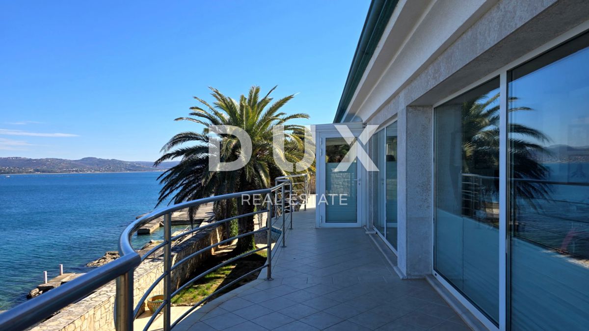ISTRIA, UMAGO - Esclusiva! Villa sul mare