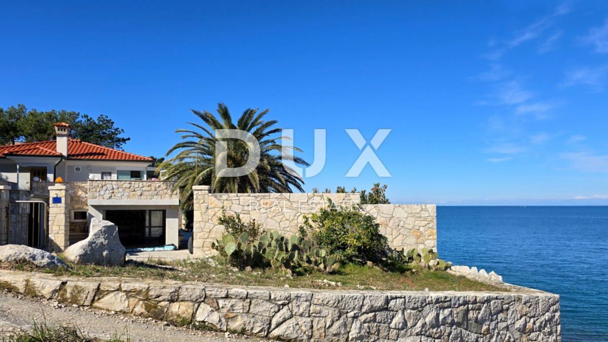 ISTRIA, UMAGO - Esclusiva! Villa sul mare