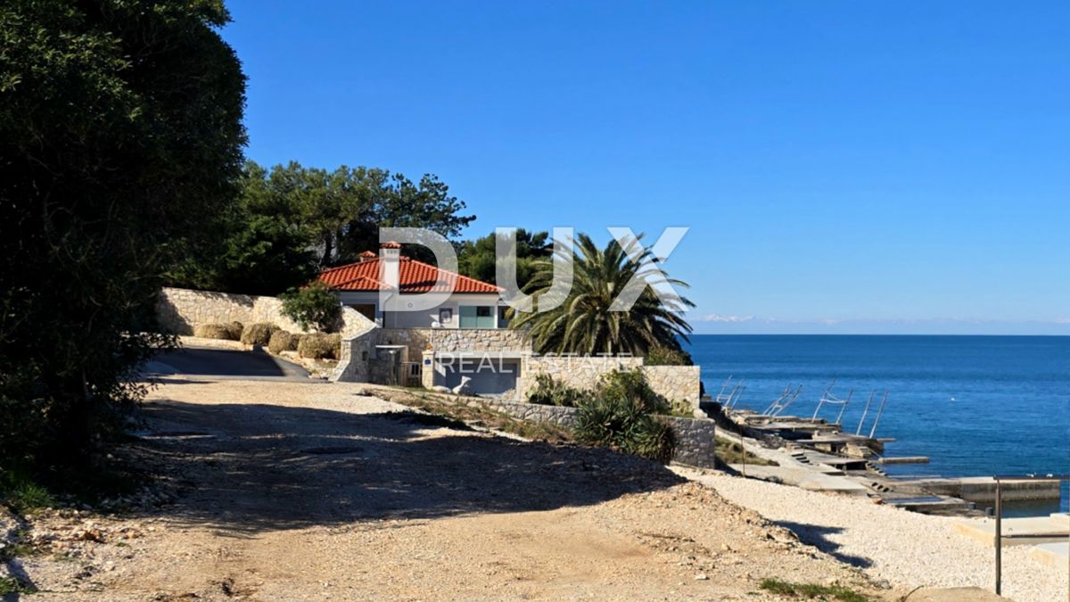 ISTRIA, UMAGO - Esclusiva! Villa sul mare