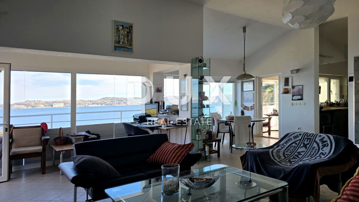 ISTRIA, UMAGO - Esclusiva! Villa sul mare