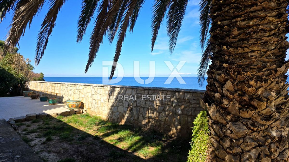 ISTRIA, UMAGO - Esclusiva! Villa sul mare