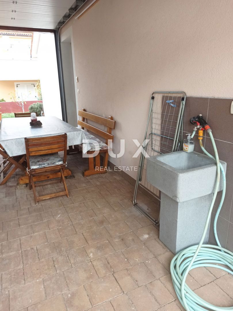 ISTRIA, MEDULIN - Casa a un piano con parcheggio e cortile a 120 m dalla spiaggia