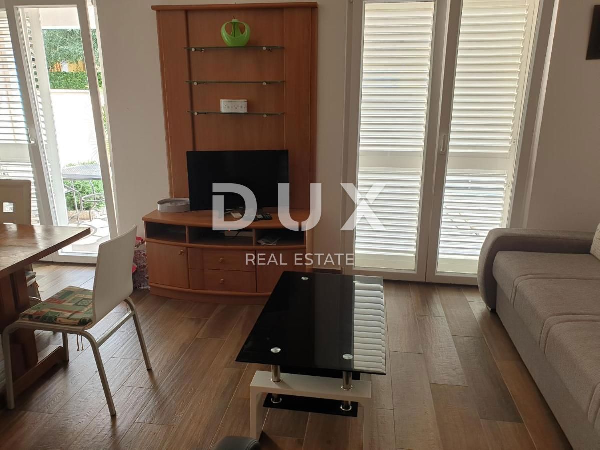 ISTRIA, MEDULIN - Casa a un piano con parcheggio e cortile a 120 m dalla spiaggia
