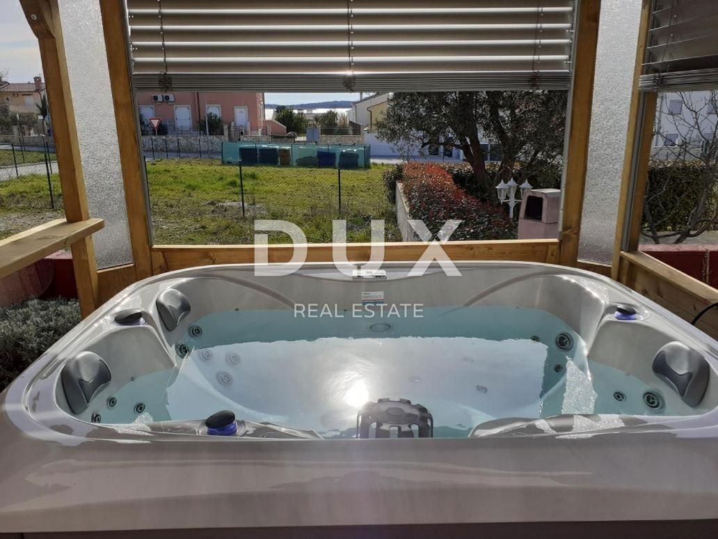ISTRIA, MEDULIN - Casa a un piano con parcheggio e cortile a 120 m dalla spiaggia