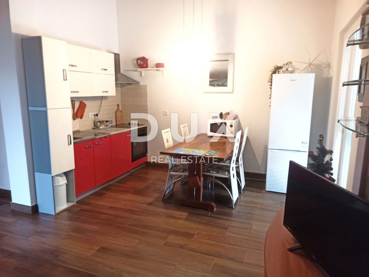 ISTRIA, MEDULIN - Casa a un piano con parcheggio e cortile a 120 m dalla spiaggia
