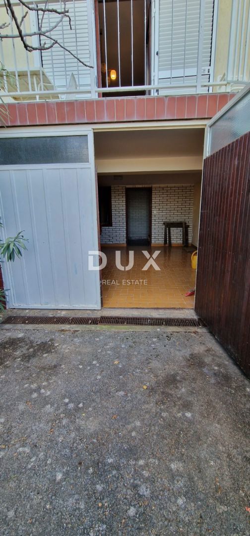 NOVI VINODOLSKI, KLENOVICA - casa di 150m2 con vista mare
