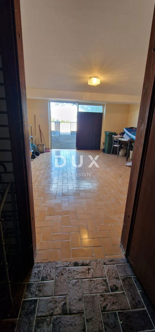 NOVI VINODOLSKI, KLENOVICA - casa di 150m2 con vista mare