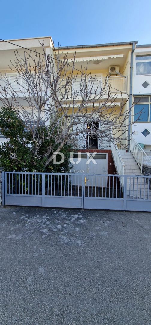 NOVI VINODOLSKI, KLENOVICA - casa di 150m2 con vista mare
