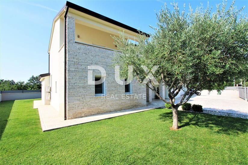 ISTRIA, PARENZO - Villa moderna vicino al mare e alla città