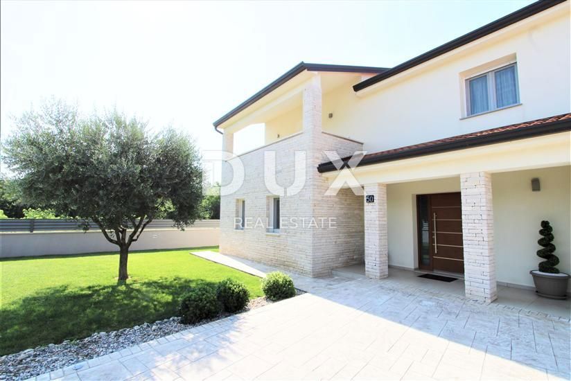 ISTRIA, PARENZO - Villa moderna vicino al mare e alla città