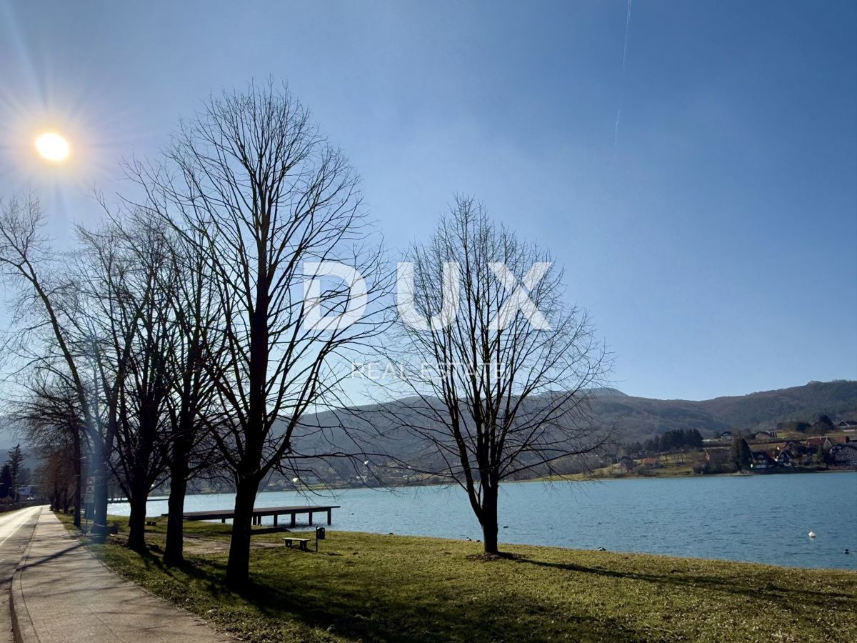 OGULIN, DUJMIĆ SELO - casa con ampio giardino e vista sul lago Sabljaci!