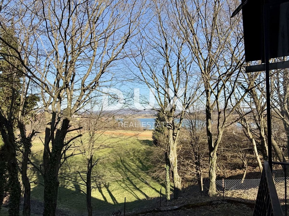OGULIN, DUJMIĆ SELO - casa con ampio giardino e vista sul lago Sabljaci!