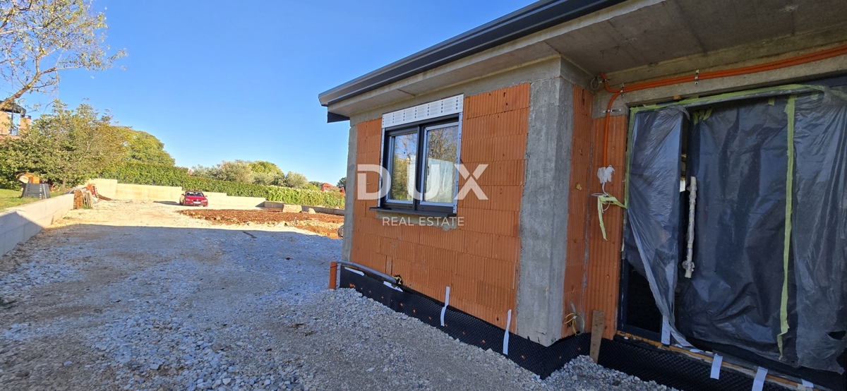 ISTRIA, KAŠTELIR - Tre case a un piano con piscina, nuova costruzione