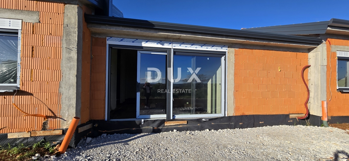 ISTRIA, KAŠTELIR - Tre case a un piano con piscina, nuova costruzione