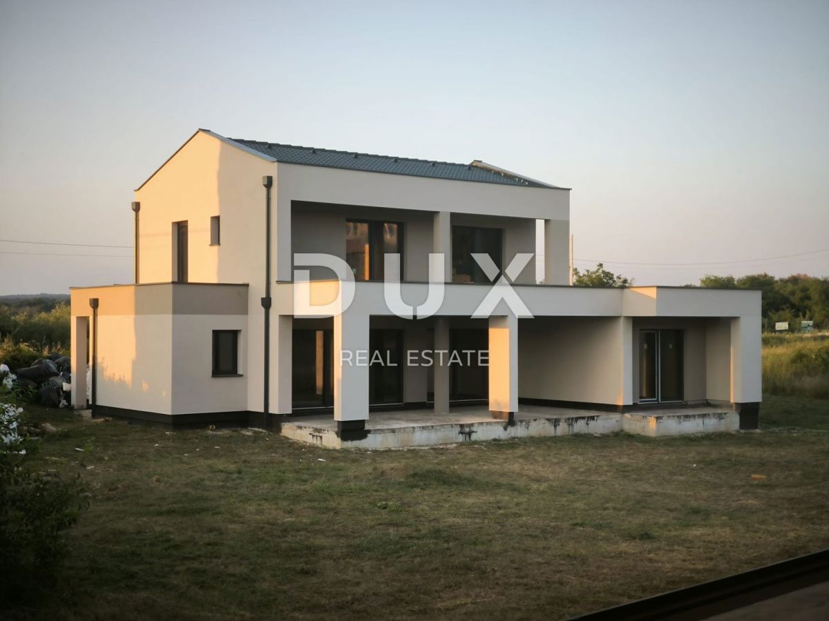 ISTRIA, S. LOVREČ - Villa in ottime condizioni, grezza, in ottima posizione!