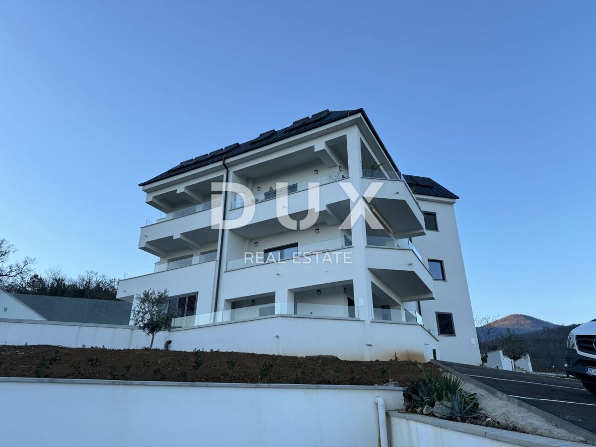 OPATIJA, IČIĆI - piano terra - appartamento più grande con giardino in una nuova costruzione con vista sul mare, POSIZIONE!