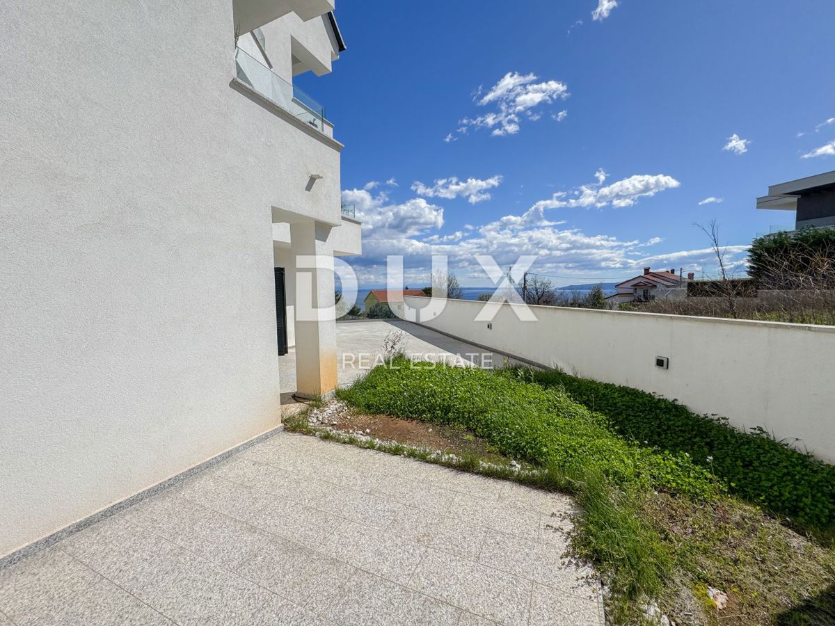 OPATIJA, IČIĆI - piano terra - appartamento più grande con giardino in una nuova costruzione con vista sul mare, POSIZIONE!