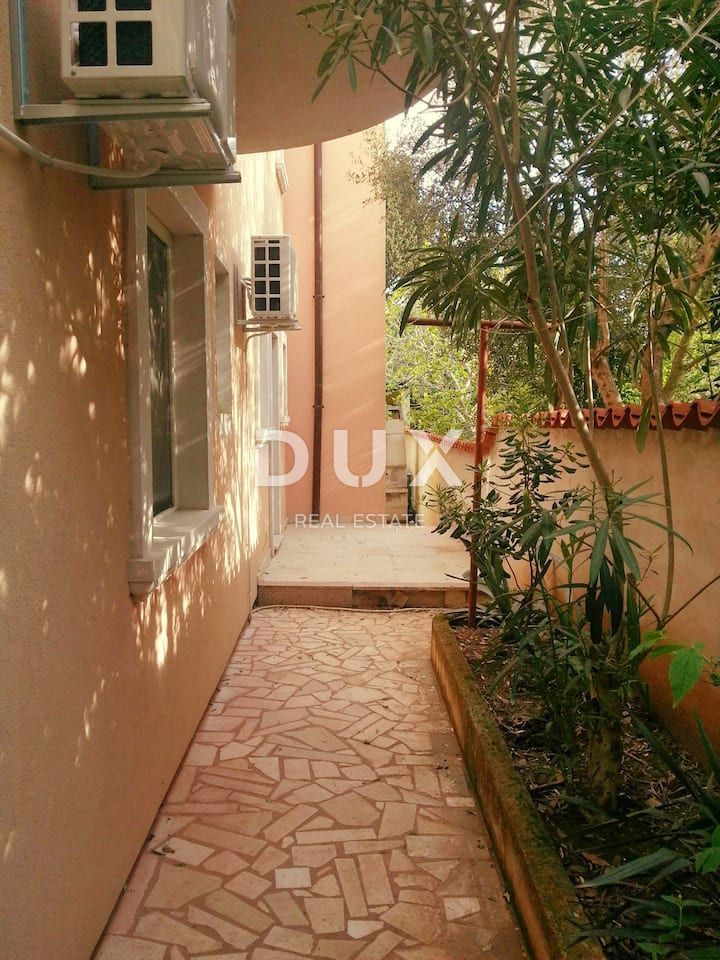 ISTRIA, PREMANTURA - Appartamento duplex 64 m2, 2 camere da letto, 2 bagni, giardino e parcheggio - VICINO ALLA SPIAGGIA!!
