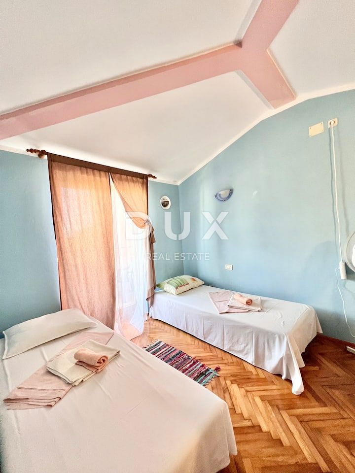 ISTRIA, PREMANTURA - Appartamento duplex 64 m2, 2 camere da letto, 2 bagni, giardino e parcheggio - VICINO ALLA SPIAGGIA!!